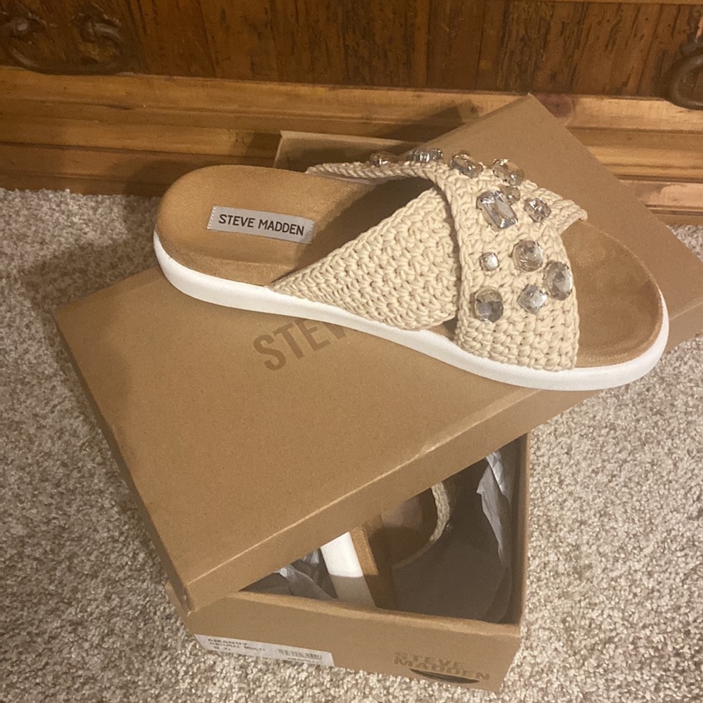 Sandals - Picture 2 of 3